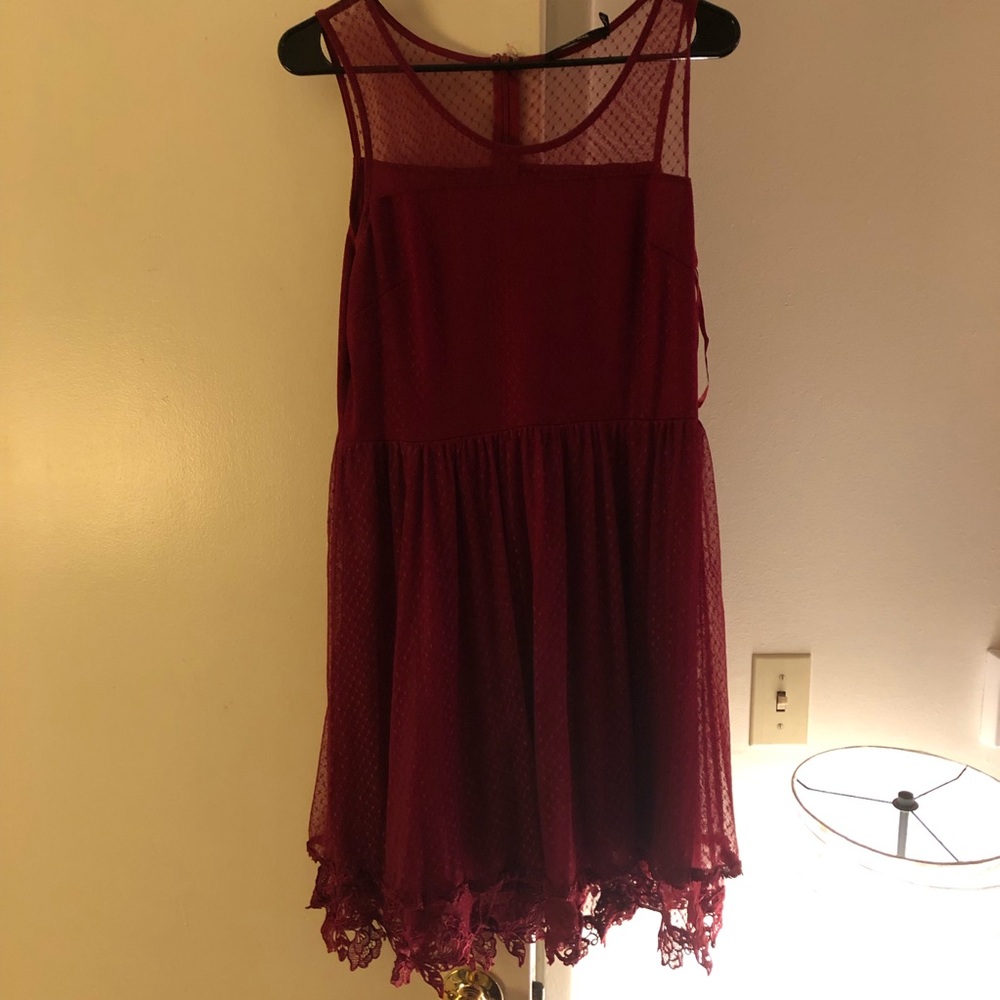 Red Lace Dress - Doe & Rae Size Large - Picture 3 of 4